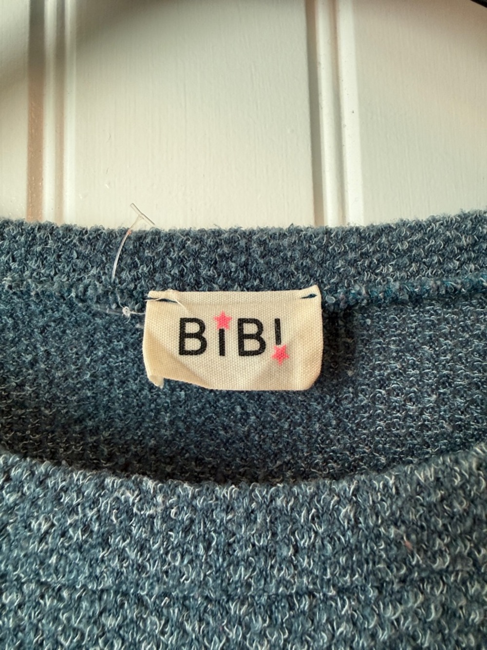 BiBi Blue Scoop Neck Colorblock Lightweight Sweater with Cream & Mustard Sleeves - Picture 2 of 6
